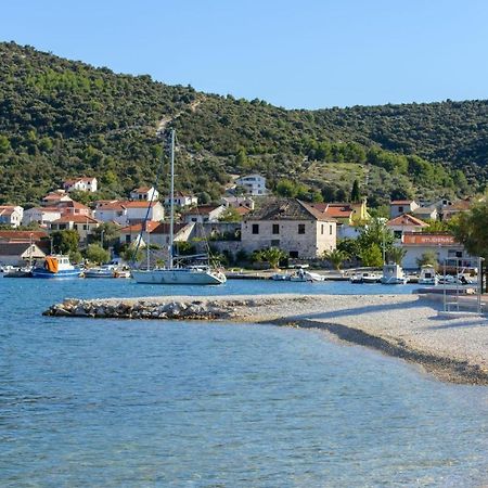 Apartments Anton Vinišće Buitenkant foto